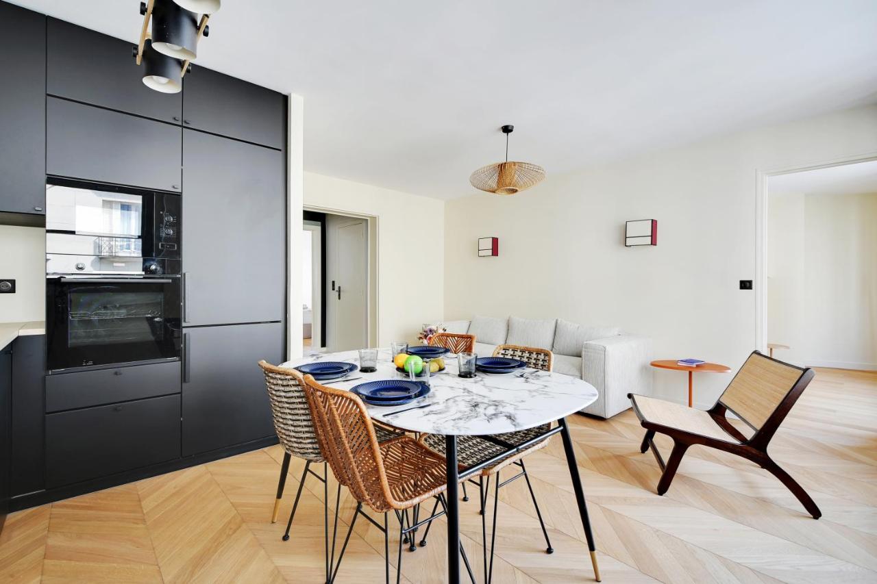 Cmg Universite - Pont De L'alma Paris